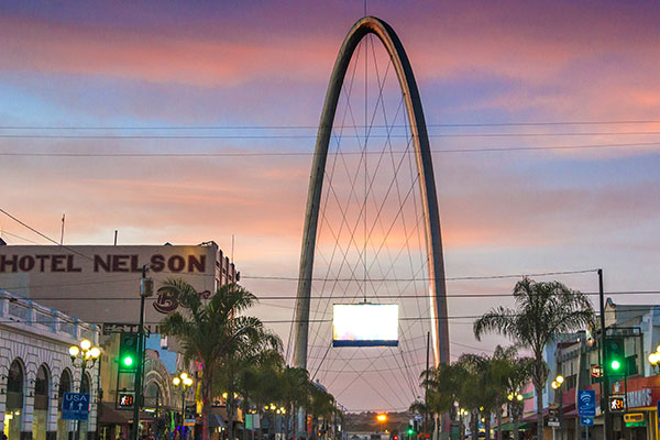 No olvides visitar el Arco de la Av. Revolución